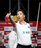 노란 수영복에 섹시한 몸매 어필하는 존예 처자