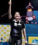 노란 수영복에 섹시한 몸매 어필하는 존예 처자