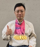 노란 수영복에 섹시한 몸매 어필하는 존예 처자