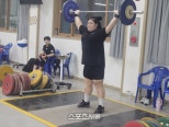 노란 수영복에 섹시한 몸매 어필하는 존예 처자