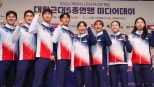 노란 수영복에 섹시한 몸매 어필하는 존예 처자