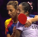 노란 수영복에 섹시한 몸매 어필하는 존예 처자