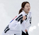 노란 수영복에 섹시한 몸매 어필하는 존예 처자