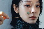 노란 수영복에 섹시한 몸매 어필하는 존예 처자