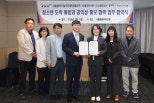 노란 수영복에 섹시한 몸매 어필하는 존예 처자