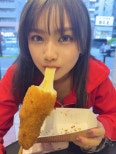 노란 수영복에 섹시한 몸매 어필하는 존예 처자