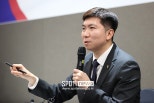 노란 수영복에 섹시한 몸매 어필하는 존예 처자