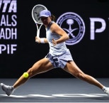 노란 수영복에 섹시한 몸매 어필하는 존예 처자