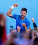 노란 수영복에 섹시한 몸매 어필하는 존예 처자