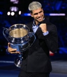 노란 수영복에 섹시한 몸매 어필하는 존예 처자