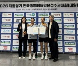 노란 수영복에 섹시한 몸매 어필하는 존예 처자