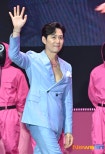 Lee Jung Jae Honored at the 7th Newsis Hallyu Expo