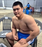 노란 수영복에 섹시한 몸매 어필하는 존예 처자