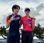 노란 수영복에 섹시한 몸매 어필하는 존예 처자