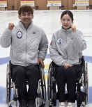 노란 수영복에 섹시한 몸매 어필하는 존예 처자