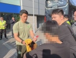 노란 수영복에 섹시한 몸매 어필하는 존예 처자