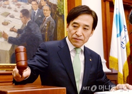 5. 個別金融センターの巨大化した役割と虚像