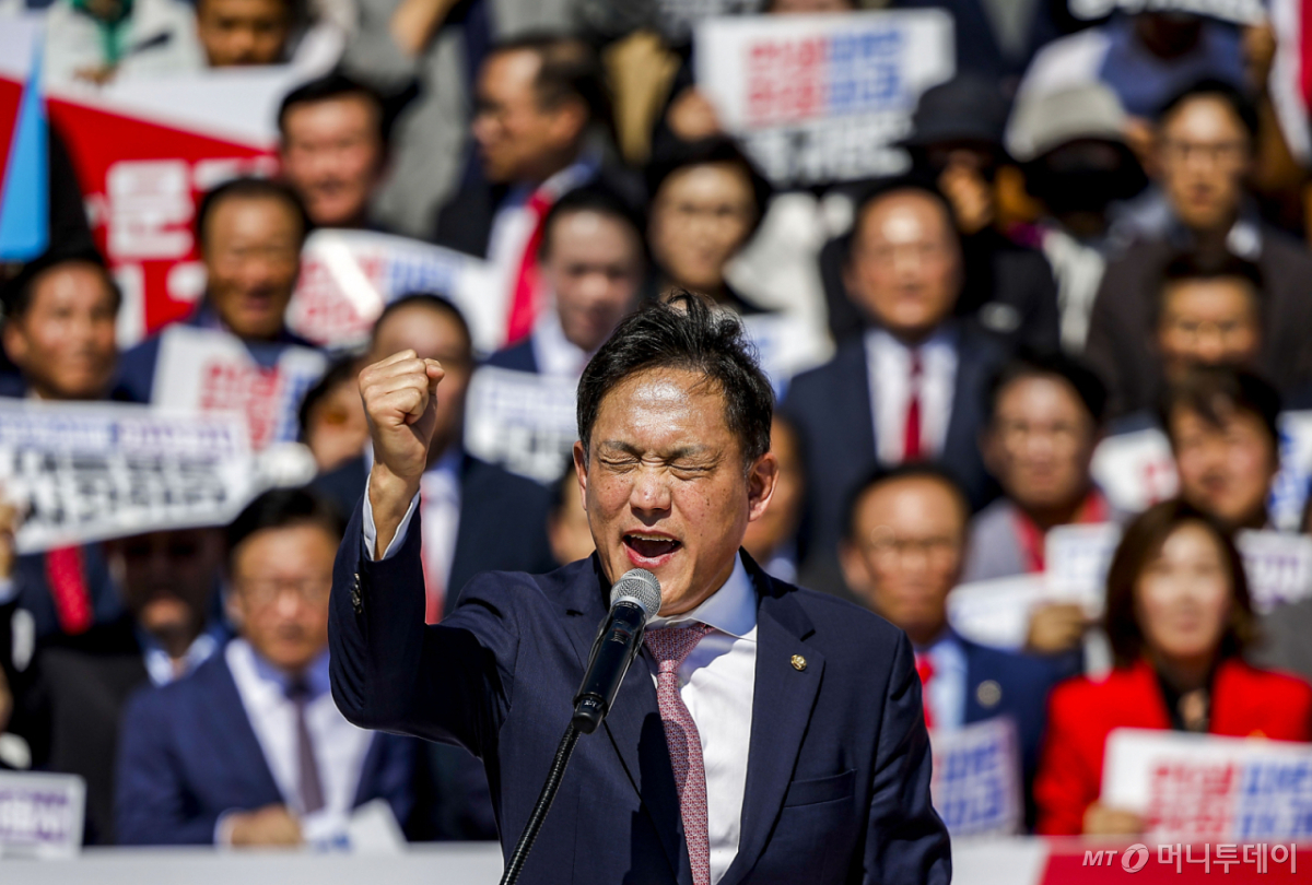 1. キム・テギュ議員の失言の実態とチョン・ドゥファン内乱否定発言の経緯 1. キム・テギュ議員の失言の実態とチョン・ドゥファン内乱否定発言の経緯