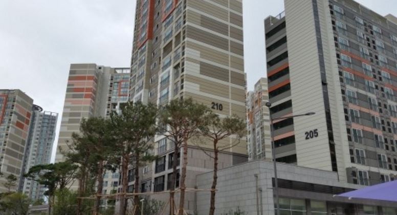 DMC센트럴자이(2단지) 실거래가 분석 — 서울 은평구 시세·평당가·거래 동향 (2026)