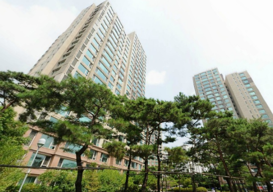 우수한 조망권 갖춘 이촌동 `LG한강자이`, 최근 매매가가...