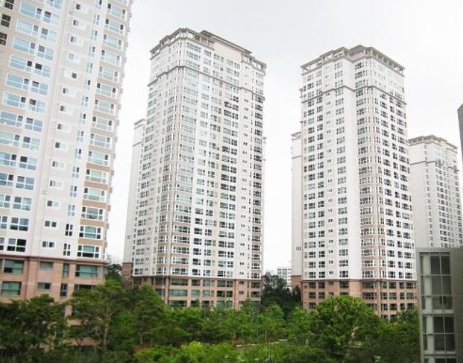 서울 서초구 반포자이 완전 분석 — 시세·학군·교통·투자 전망 (2026)