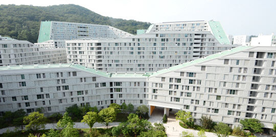 [건축과 도시] 아파트 공동체 철학 담은...'LH 강남 힐스테이트'
