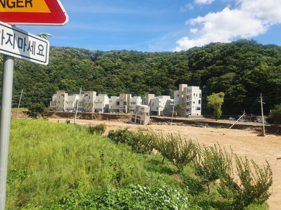태풍에 떠내려간 포항 빌라.. "아버지 자부심 담겨 있다... 부실공사 아냐"