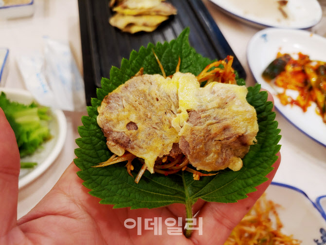 궁전제과 광주 상추튀김 (Gungjeon Bakery Gwangju Sangchu Twigim)
