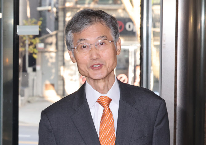 1. Chief Justice Cho Hee-dae: Basic Profile, Age, and Hometown