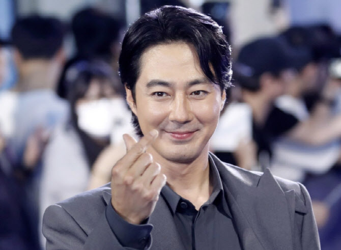 3. Hilarious Bromance with Park Jung-min 3. Hilarious Bromance with Park Jung-min