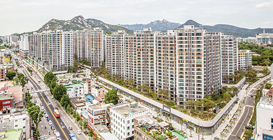 [Real Estate] 이유 있는 서울 구도심 전성시대…종로·용산·중구, 아파트 희소가치 高高 