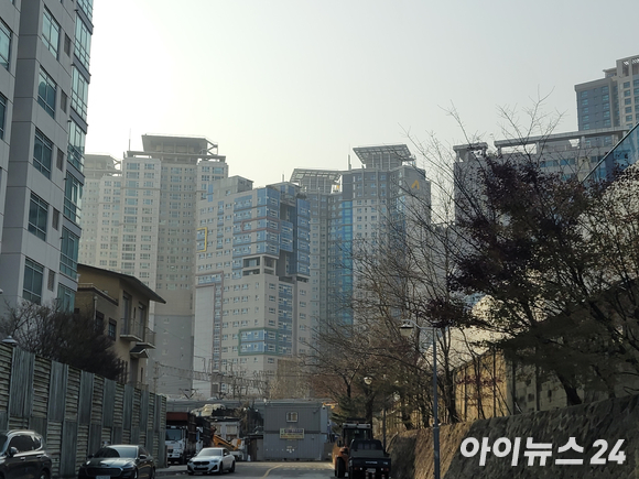 4억까지 '뚝뚝'…대통령실 품은 용산 집값
