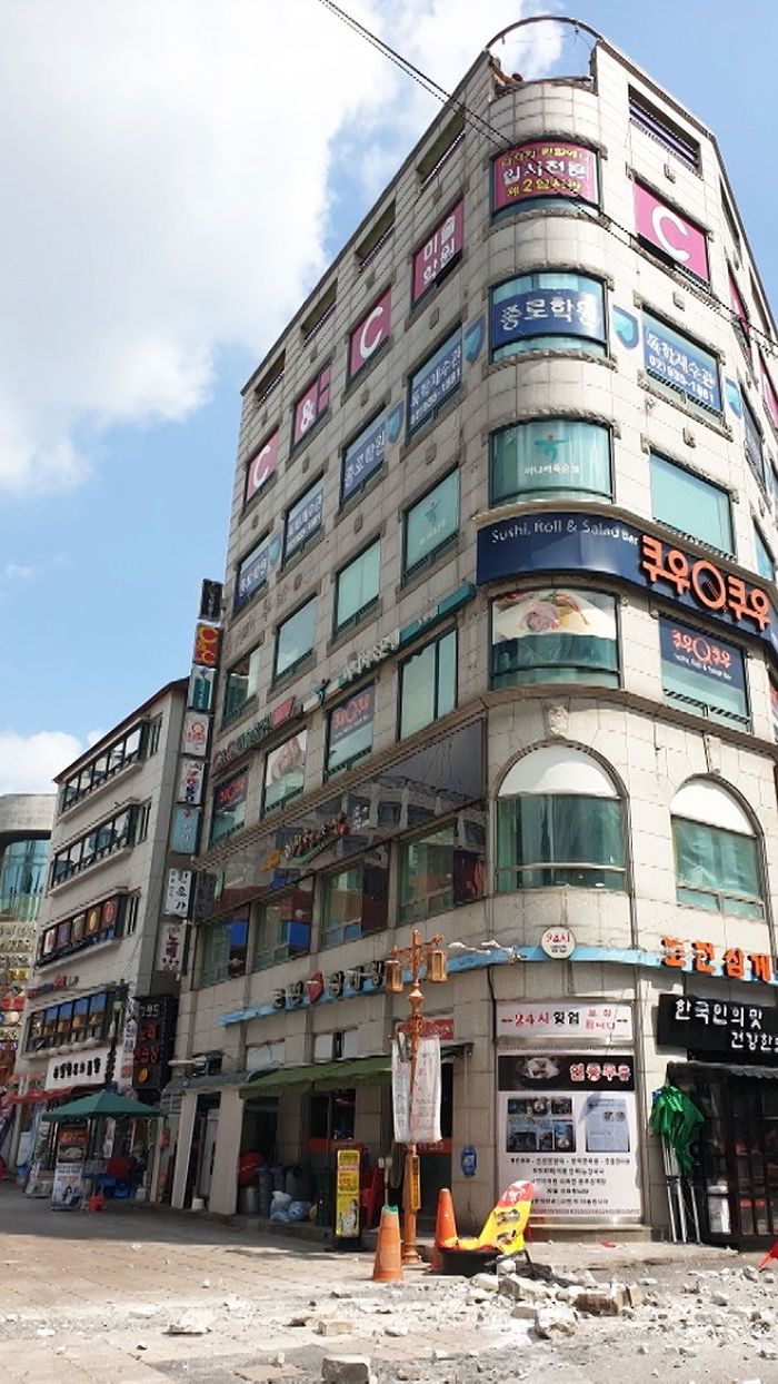 서울 노원구 상가건물 옥상 외벽 추락…인명피해 없어