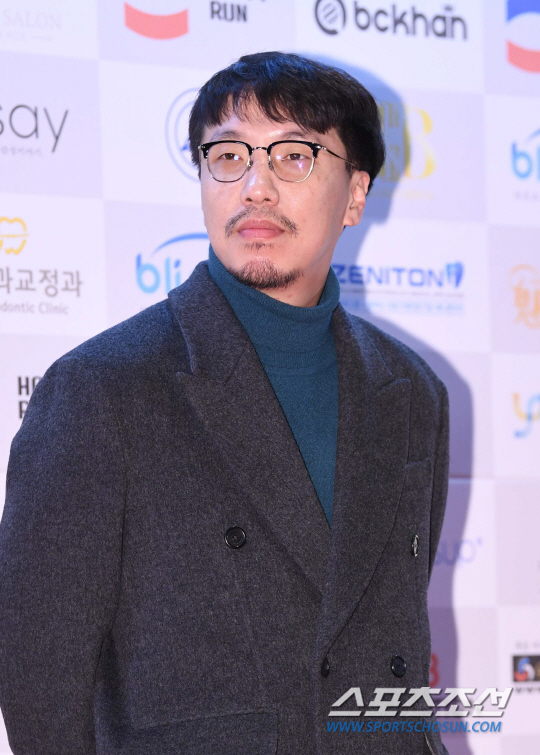 윤종빈 (Yoon Jong-bin)