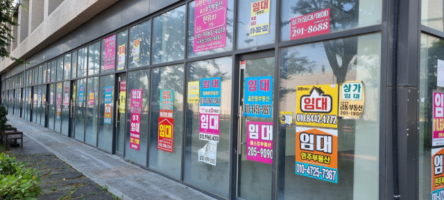 부산 강서구 신도시 ‘상가 1층 절반이 공실’… 상권 침체 가속화되나