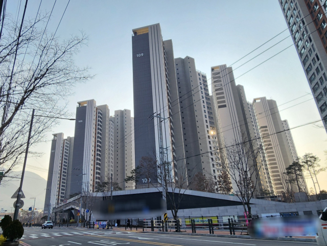 재건축 조합, 청산 앞두고 임원에 성과공로금?…조합원 “근거 없다” 반발