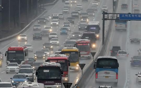 1. Long-Distance Homecoming Driving and the Temporary Driver Rider 1. Long-Distance Homecoming Driving and the Temporary Driver Rider