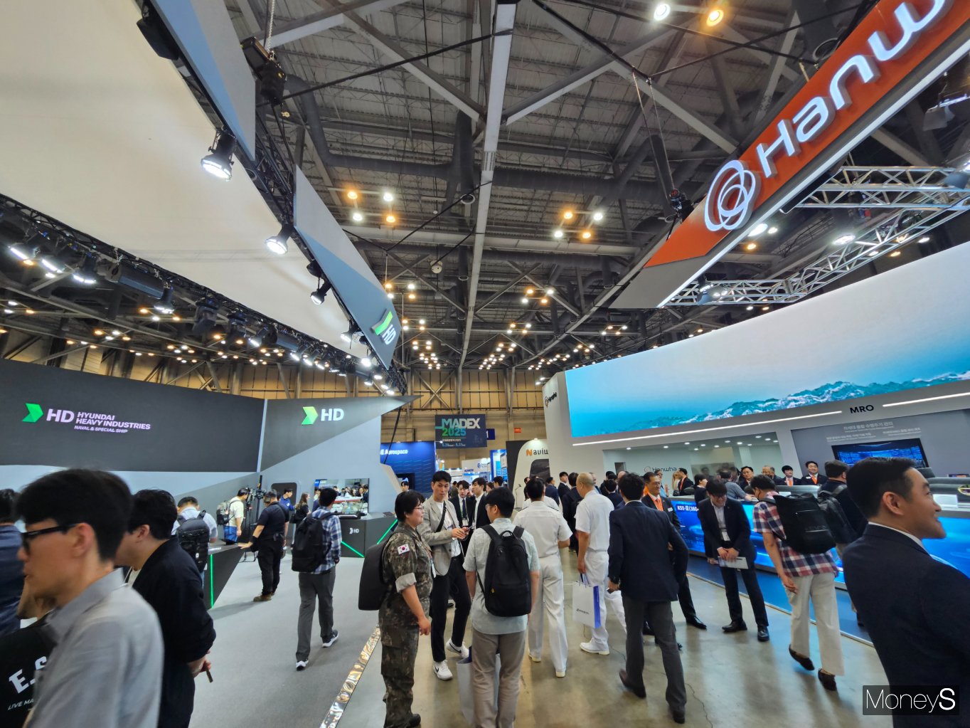 한화에어로스페이스 vs HD현대 비교 — 방산 투자 선택