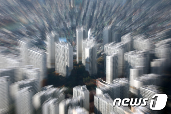 '평화, 무궁화, 형제 어디갔나'…외국어 도배질 당한 청주 아파트