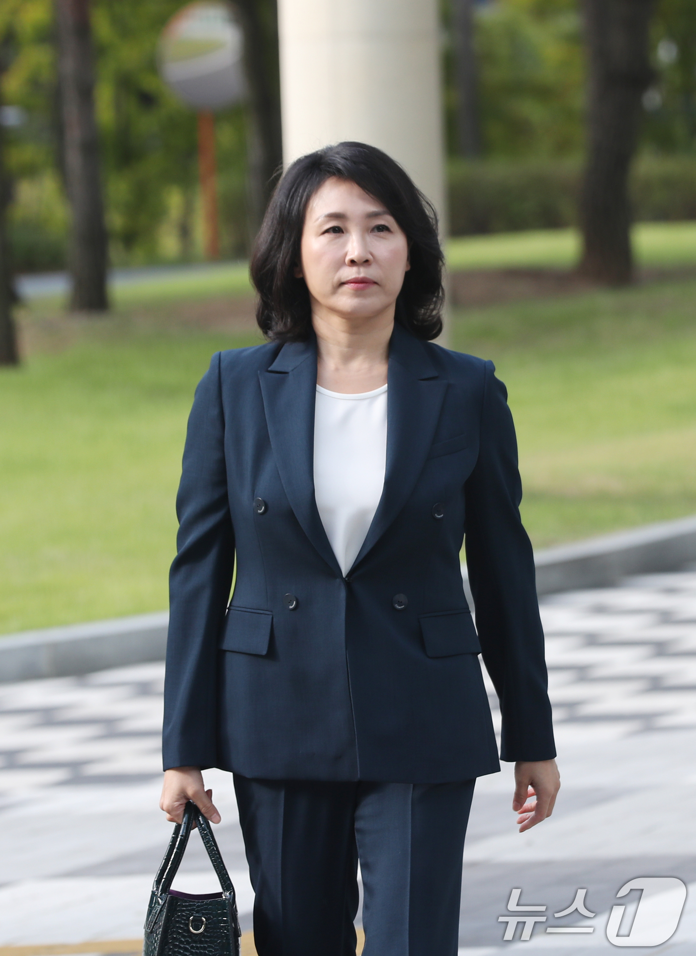 3. Conversations with Central Asian Leaders' Spouses and Traditional Hanbok Diplomacy 3. Conversations with Central Asian Leaders' Spouses and Traditional Hanbok Diplomacy