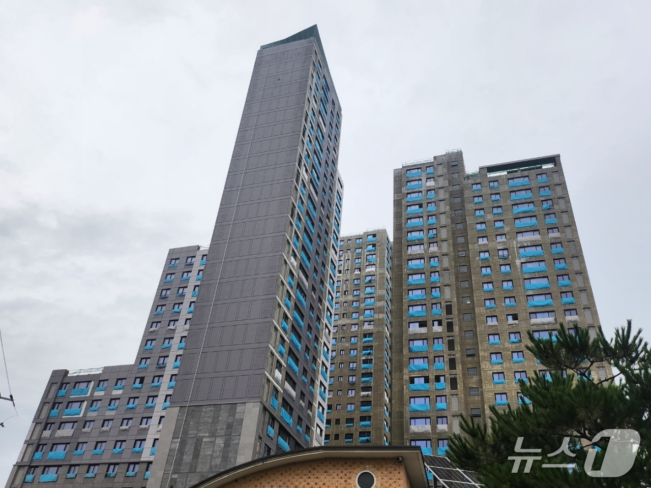 '영동 코아루 리더스원' 시공업체 화의개시…입주예정자 "불안"