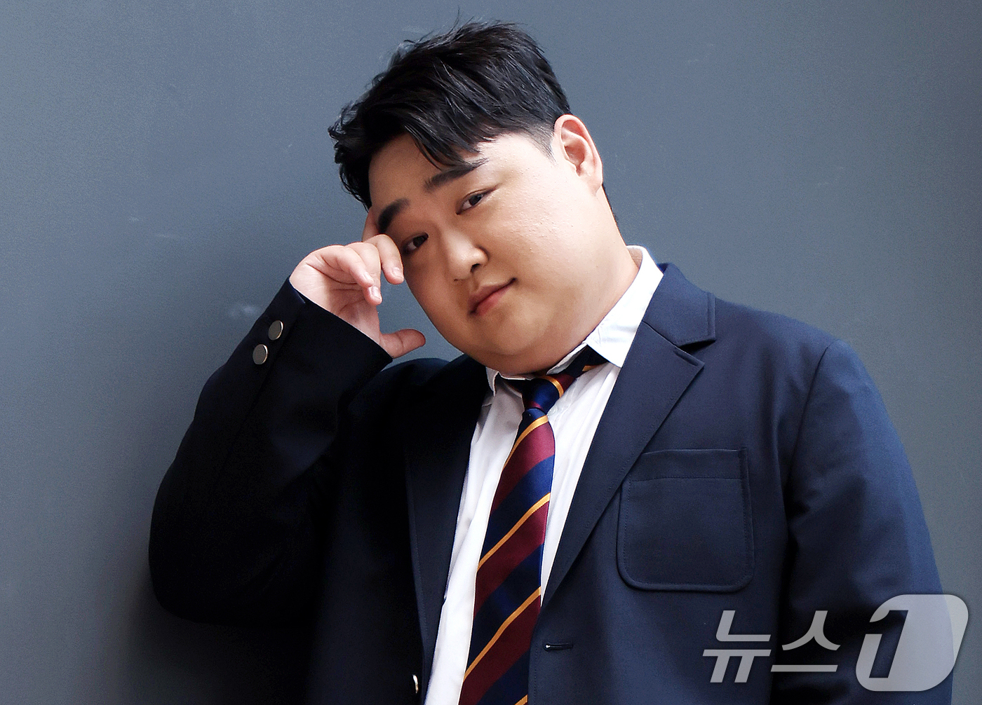 4. First Serious Acting Challenge in the Drama <i>Apartment</i> as Kkeun-dungi” title=”4. First Serious Acting Challenge in the Drama <i>Apartment</i> as Kkeun-dungi” style=”max-width:100%;border-radius:10px;box-shadow:0 4px 15px rgba(0,0,0,0.15);” loading=”lazy”/><figcaption style=