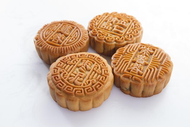 2. Core Family Reunion Culture and Mooncakes in China's Mid-Autumn Festival