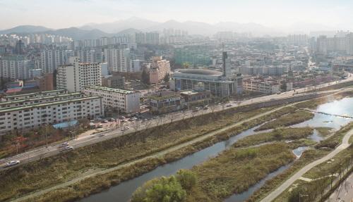 [Biz 톡톡] 삼천천 조망 프리미엄 '서부신시가지 코아루해피트리'