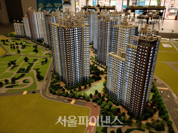 [현장클릭] 역내 귀한 몸 '주안파크자이 더 플래티넘'···비싼 분양가 '흠'