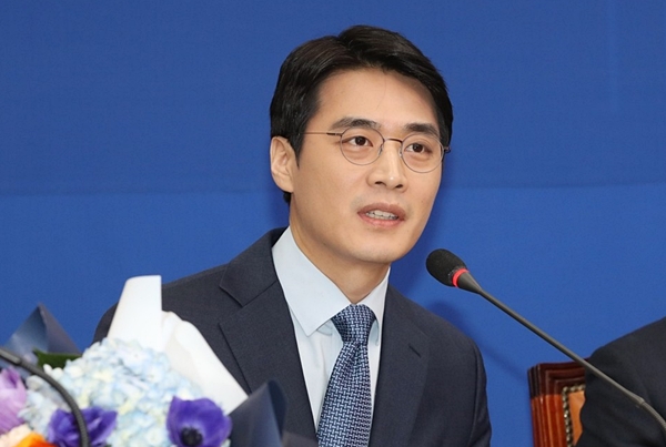 1. ハン・ジュノ国会議員の基本プロフィールと出生背景