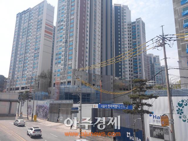 (아주동영상)[르포]서울역 인근 ‘만리동’, 新 ‘공세권’으로 떠오르나...‘서울역센트럴자이’ 분양권 웃돈 2억5000만원