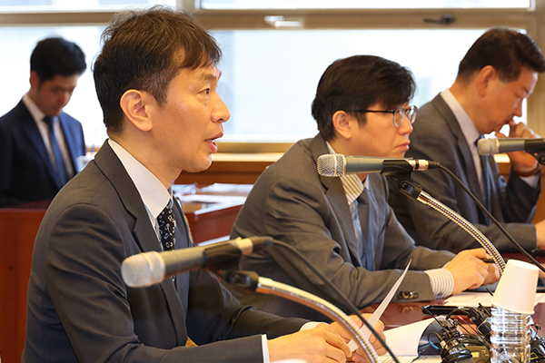 3. 不動産から株式へ移っただけで企業に行かないお金