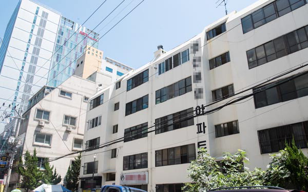형지 회장, 2억대 낡은 아파트 5억에 산 까닭은