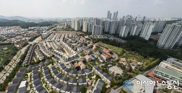 아파트의 단점과 전원주택의 불편함을 타운하우스로 해결하다